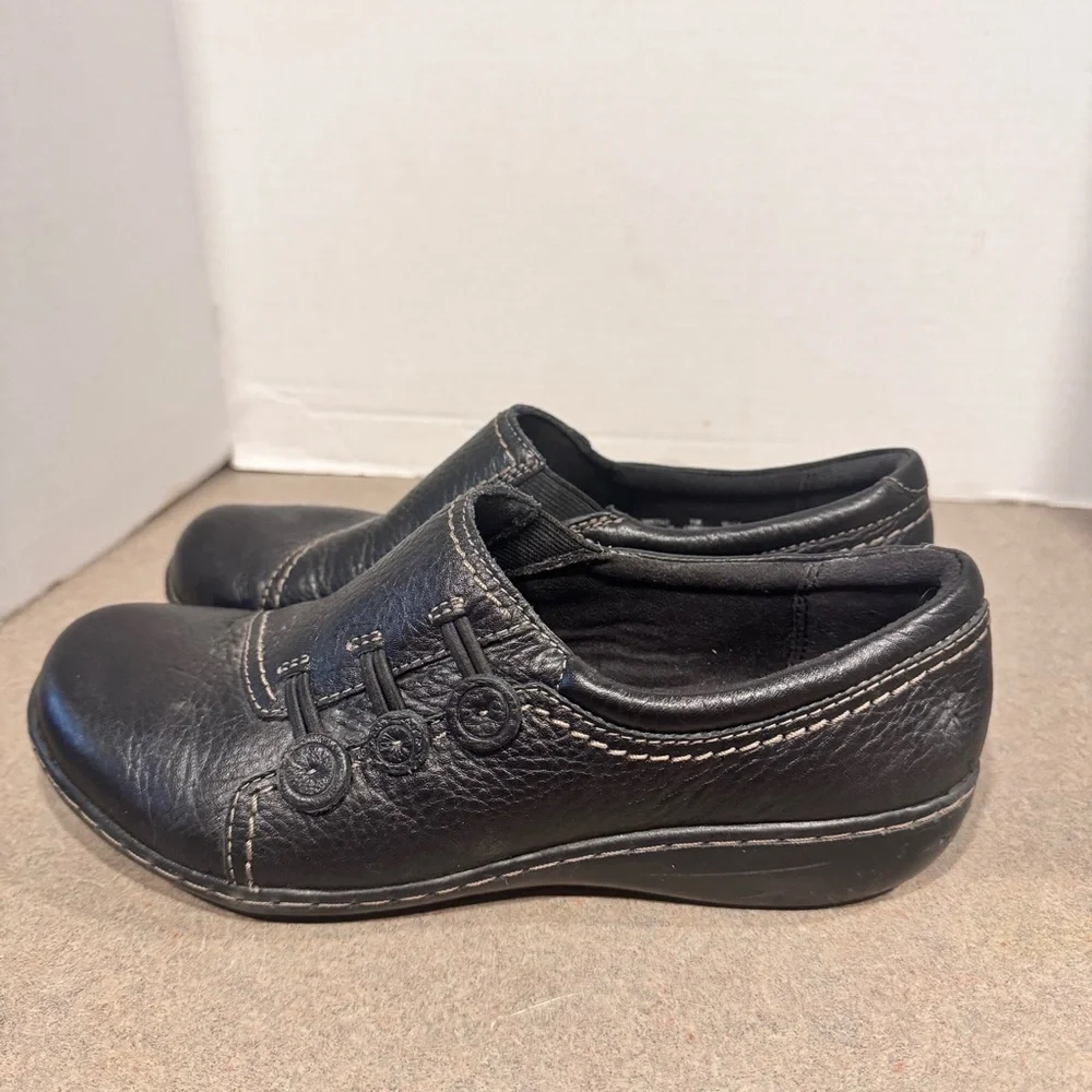 Clarks Collection’s Women’s Ashland Effie Black Slip-on Leather Loafer Size 7.5W